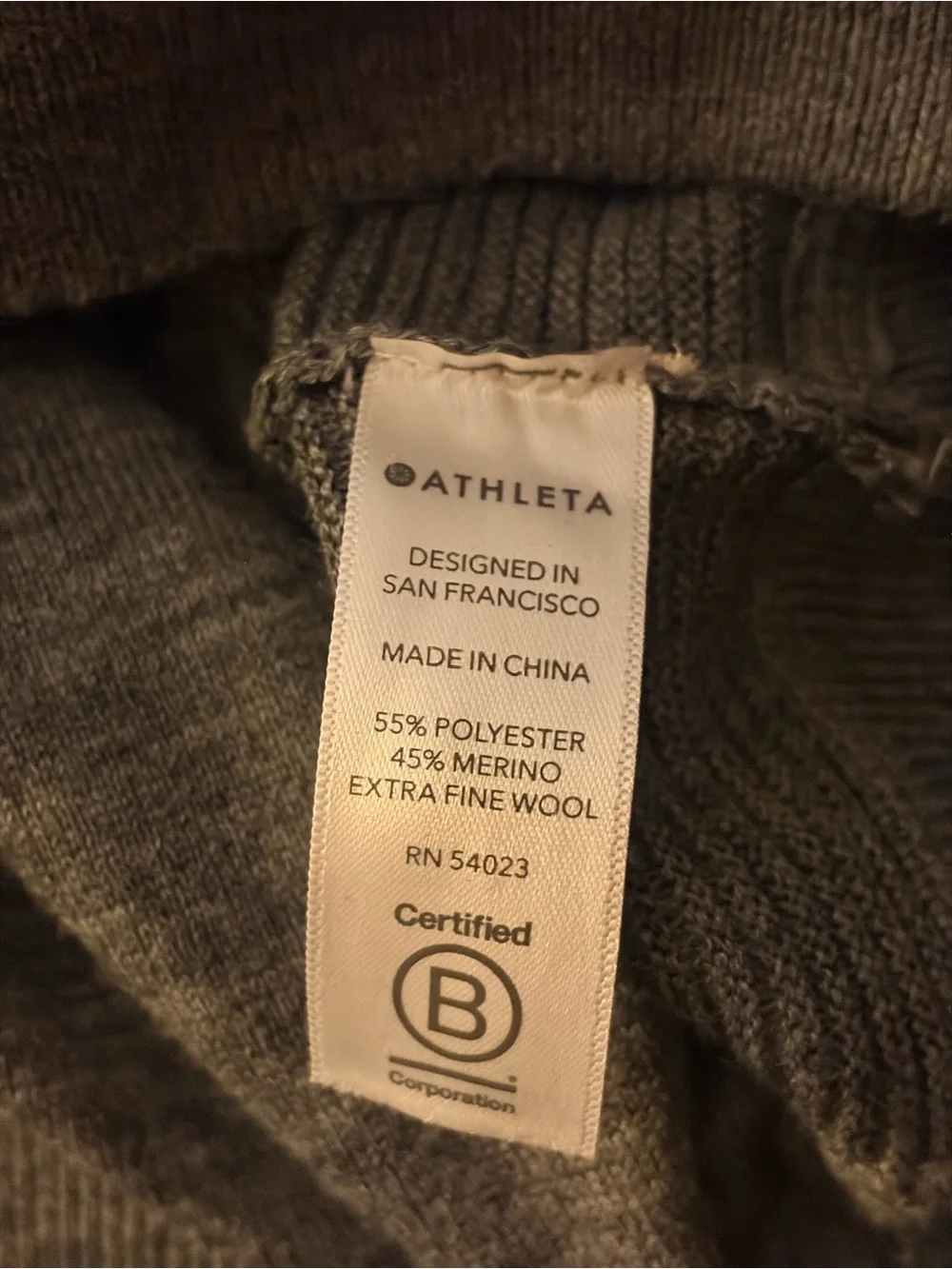 * Athleta Canyon Gray Sweater Colorblock Accent Stripe Sleeves SZ Medium *
